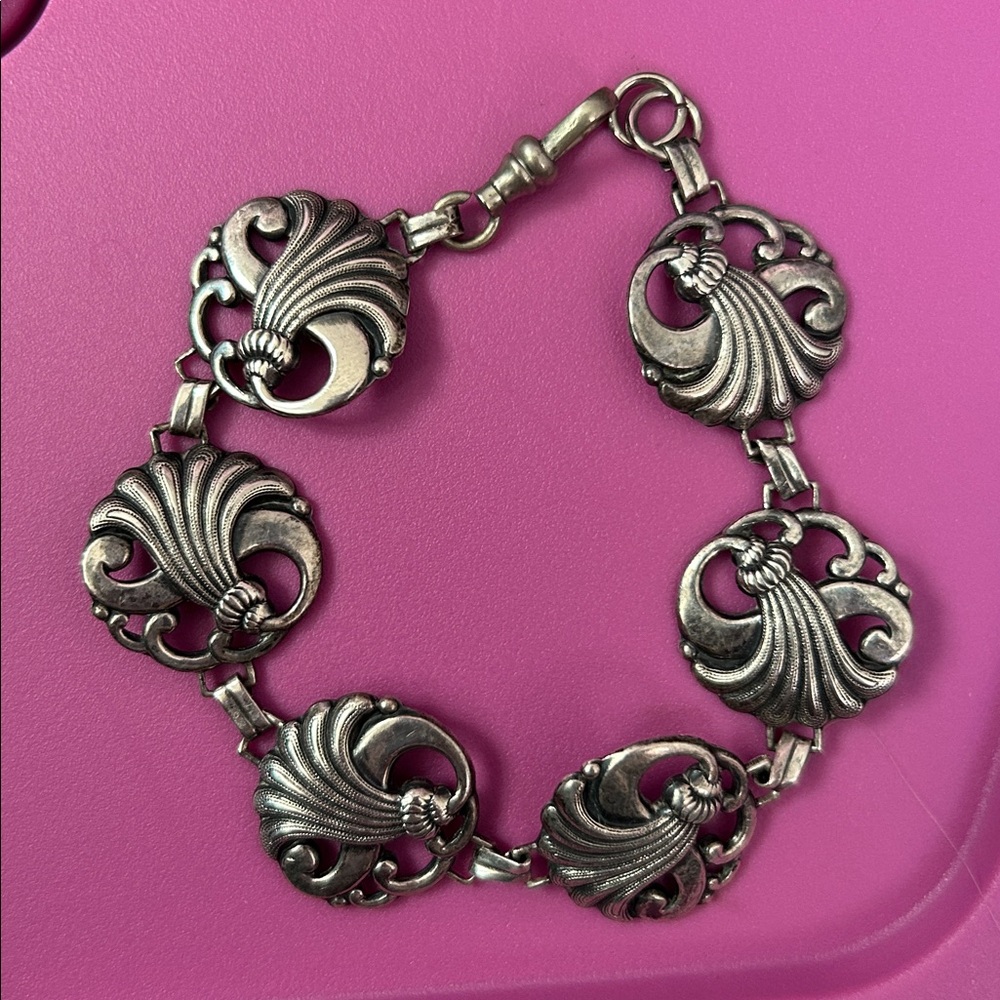 Amazing vintage sterling silver round panel bracelet FAN motif